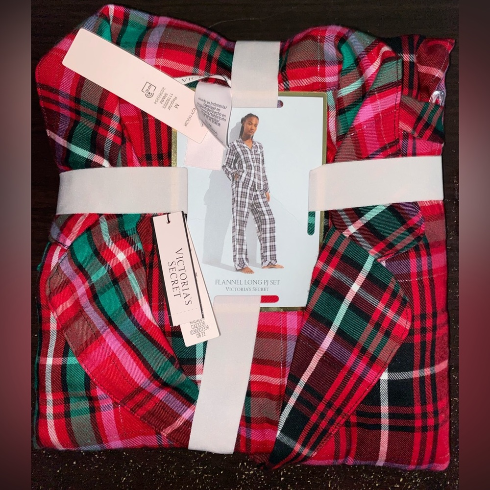 NWT Victoria Secret Flannel PJ Set